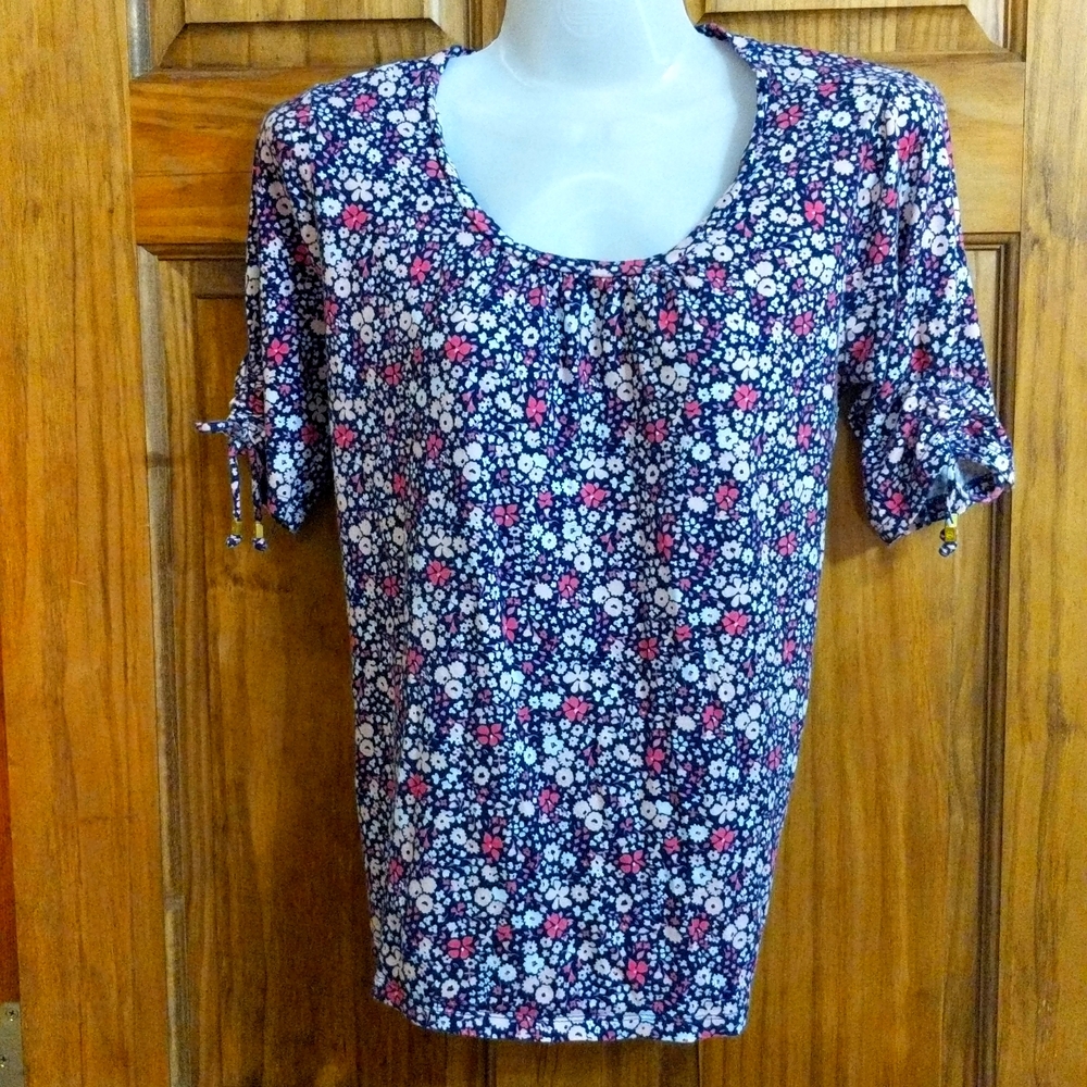 Micheal Kors, casual floral print top in pink, white and black, size M petite